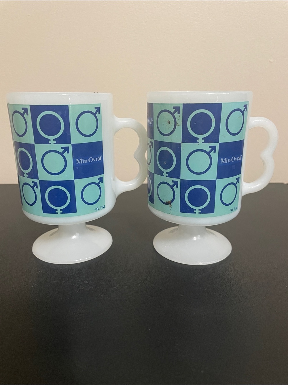 2 Vintage Pedestal Graphic Mugs